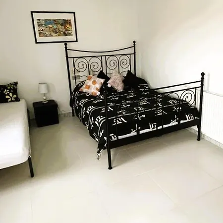 8010 Casa Montclar, Ubicada En Entorno Tranquilo, Al Lado De La Ciudadela , De La Playa, Del Centro Del Pueblo, De Restaurantes, Activadades Nauticas, Senderismo... - Es-258-148 *