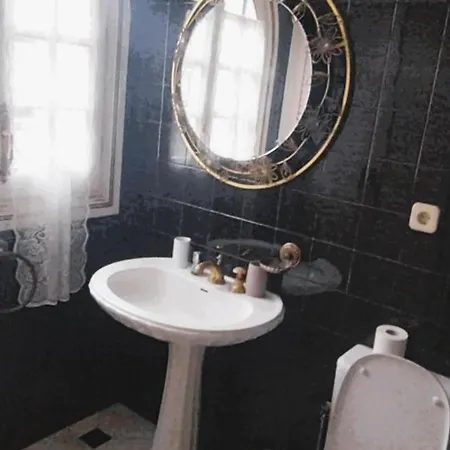 8010 Casa Montclar, Ubicada En Entorno Tranquilo, Al Lado De La Ciudadela , De La Playa, Del Centro Del Pueblo, De Restaurantes, Activadades Nauticas, Senderismo... - Es-258-148