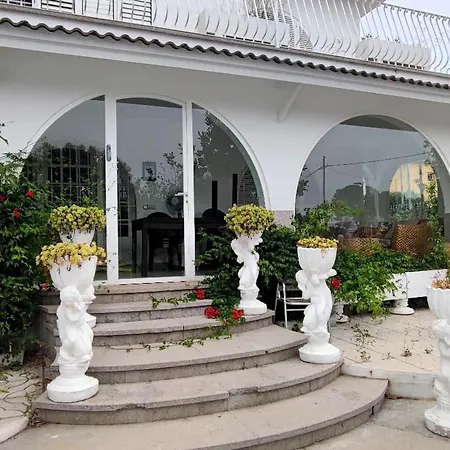 8010 Casa Montclar, Ubicada En Entorno Tranquilo, Al Lado De La Ciudadela , De La Playa, Del Centro Del Pueblo, De Restaurantes, Activadades Nauticas, Senderismo... - Es-258-148