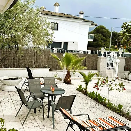 8010 Casa Montclar, Ubicada En Entorno Tranquilo, Al Lado De La Ciudadela , De La Playa, Del Centro Del Pueblo, De Restaurantes, Activadades Nauticas, Senderismo... - Es-258-148 Holiday home